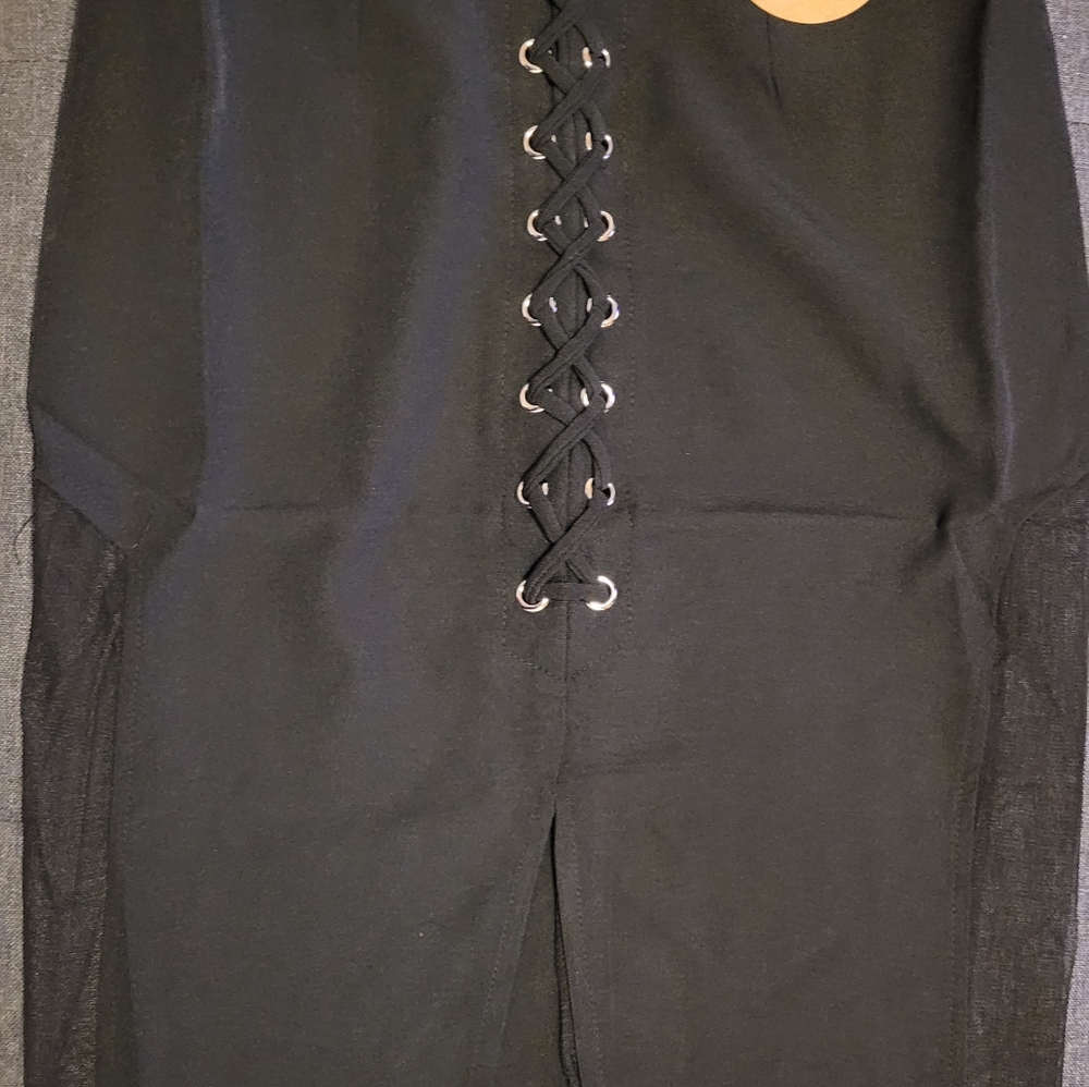 Skirt with small slit